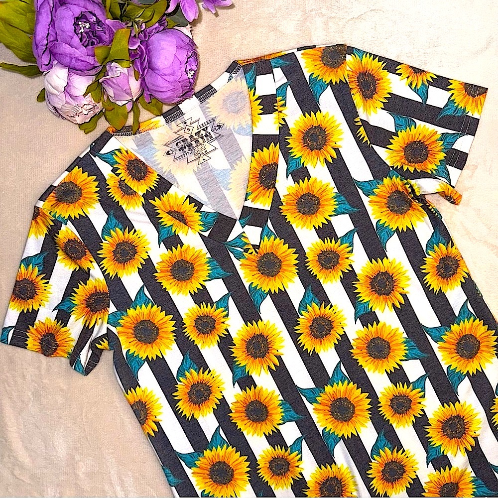 NWT Crazy Train Sunflower V-neck Tee
